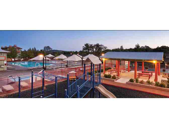 Enjoy 4 nights Angels Camp, Ca 4.6 Star with Wine Tasting Tour