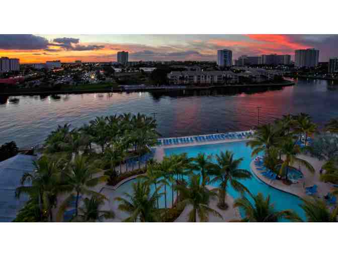 Enjoy 2 Double Tree Hollywood Beach + Sightseeing Cruise - Photo 9