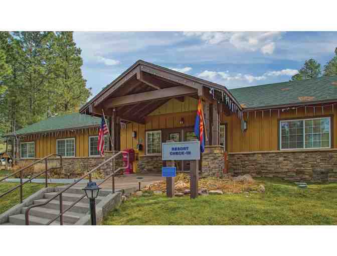 Enjoy 3 nights Club Wyndham 4.4 star Pinetop, AZ + $100 Food Credit