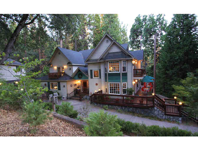 Enjoy 4 nights BnB McCaffrey House Bed & Breakfast Inn near Yosemite 4.7 Star - Photo 1