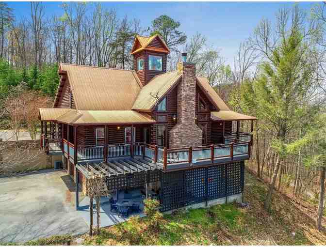 Enjoy 4 nights LUXURY 6 bed Cabin Sevierville, Tennessee