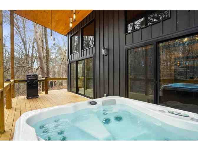 Enjoy 4 nights LUXURY GLASS House Cabin Hocking Hills, Ohio + $100 Food Credit - Photo 2