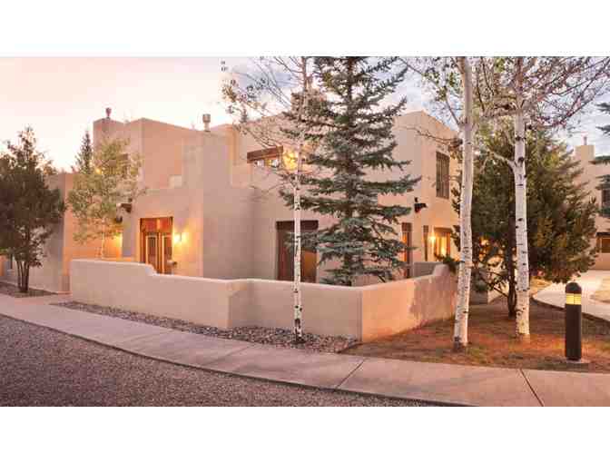 Enjoy 4 nights luxury condo Taos, New Mexico + $100 Food Credit