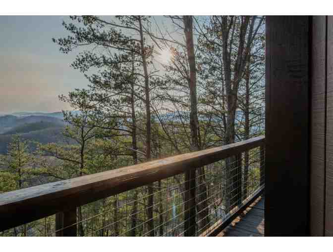 Enjoy 7 nights luxury 2 bed cabin Pigeon Forge, TN + Moonshine Experience - Photo 1