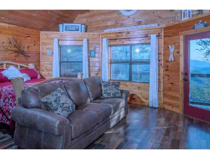 Enjoy 7 nights luxury 2 bed cabin Pigeon Forge, TN + Moonshine Experience - Photo 5