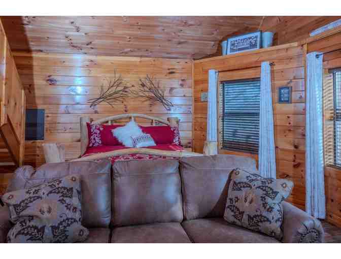 Enjoy 7 nights luxury 2 bed cabin Pigeon Forge, TN + Moonshine Experience - Photo 6