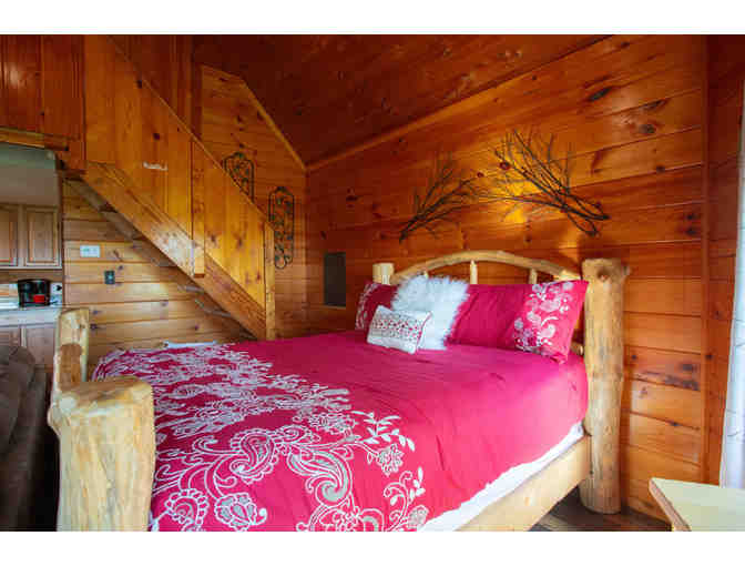 Enjoy 7 nights luxury 2 bed cabin Pigeon Forge, TN + Moonshine Experience - Photo 10