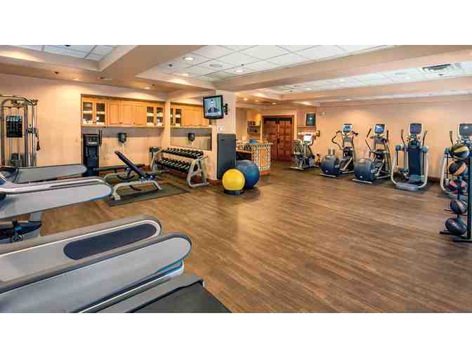 Enjoy 4 nights at Club Wyndham Legacy Golf Resort Phoenix + Bowling package