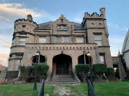 Enjoy 2 night getaway at Castle Inn, Central Ohio's most unique romantic getaway! 4 star!