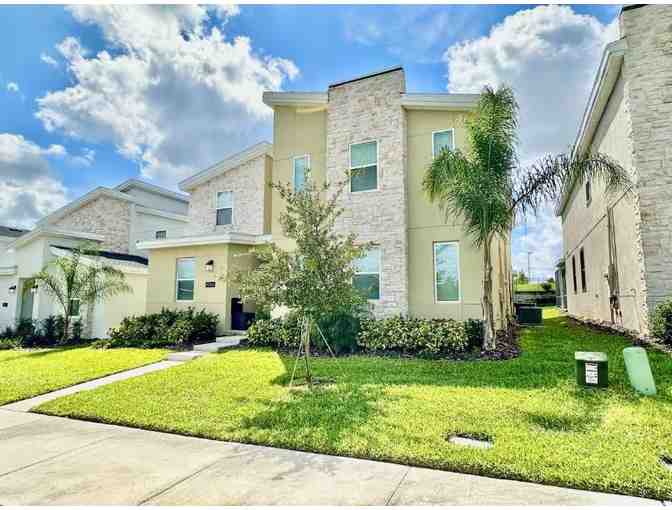 5-Night Orlando Stay in 8-Bedroom Home with Disney Magnolia Golf