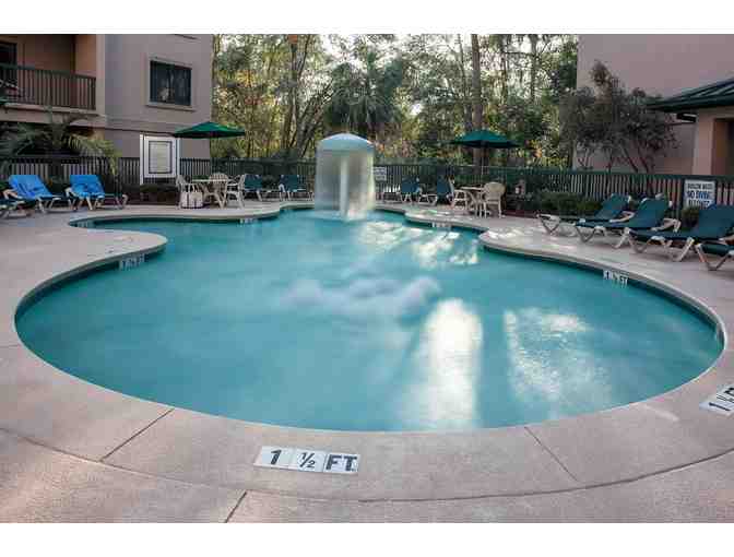 Enjoy 7 nights Waterside Resort Hilton Head + $100 Food