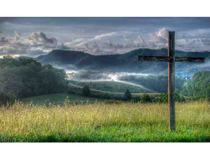 Enjoy 2 nights @ 4.9 star Blue Mountain Mist BnB Gatlinburg, TN