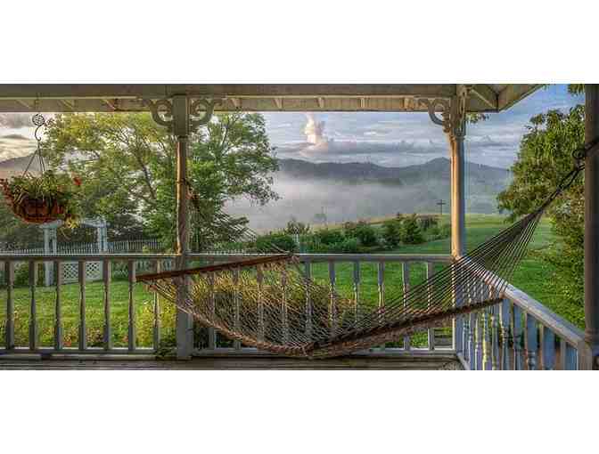 Enjoy 2 nights @ 4.9 star Blue Mountain Mist BnB Gatlinburg, TN