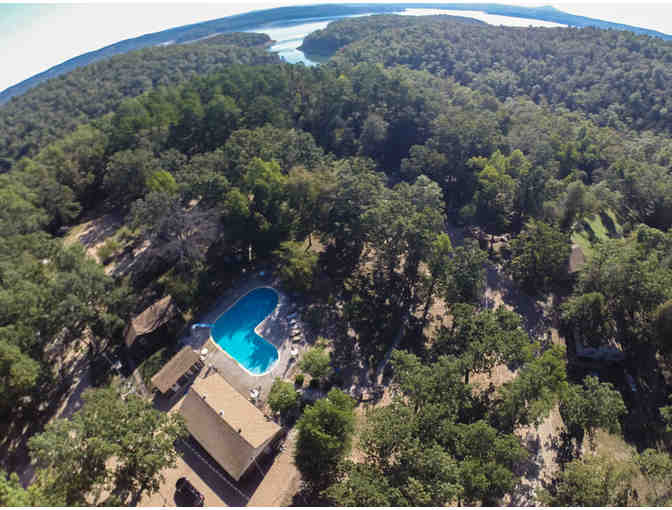 Enjoy 7 nights @ Rocking Chair Resort in 2 bed cottage Arkansas + Food - Photo 1