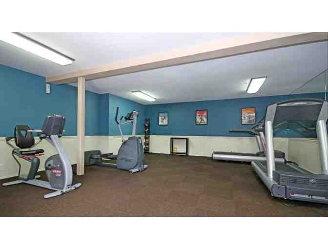 5-night 2 bed Solana Beach + Belly Up Tavern Experience