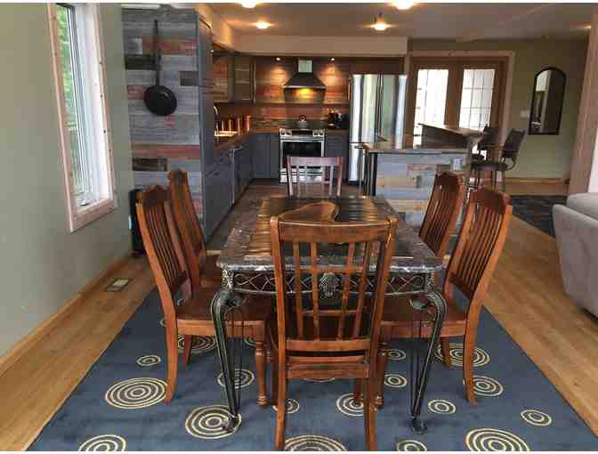 Canada's Lakeside Luxury: Your 7-Night Executive Retreat on Mill Lake for 8