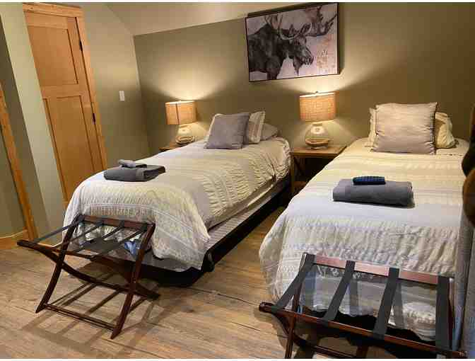 5 nights Luxury Banaff 5 bedroom Chalet or up to 14 guest!