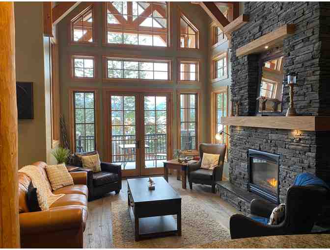 5 nights Luxury Banaff 5 bedroom Chalet or up to 14 guest!