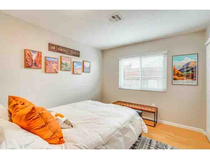 4 night luxury Las Vegas Pool Retreat + Pickleball Experience!