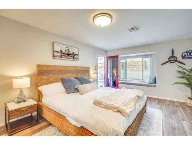 5 nights Las Vegas Luxury Home for up to 8 + Helicopter Tour