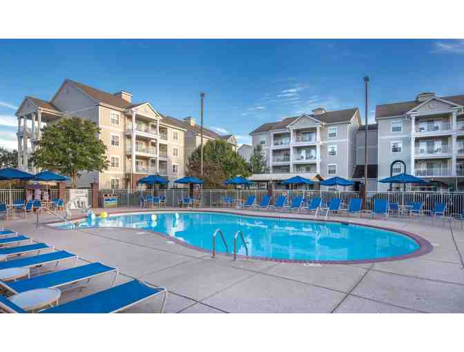 4 night Luxe Nashville stay + Karoke Waylon Jennings Studio!