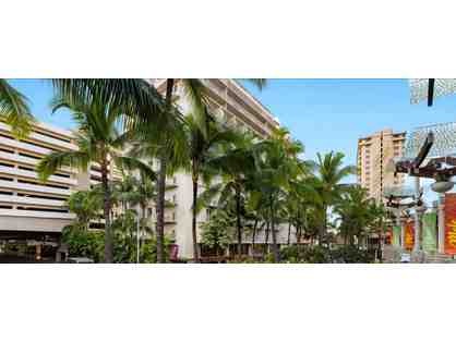 Enjoy 5 nights luxury condo @ Club Wyndham at Waikiki Beach Walk