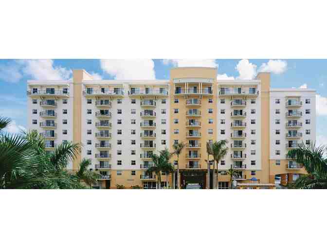 Enjoy 5 nights luxury condo @ Club Wyndham Palm-Aire, Pompano Beach, FL