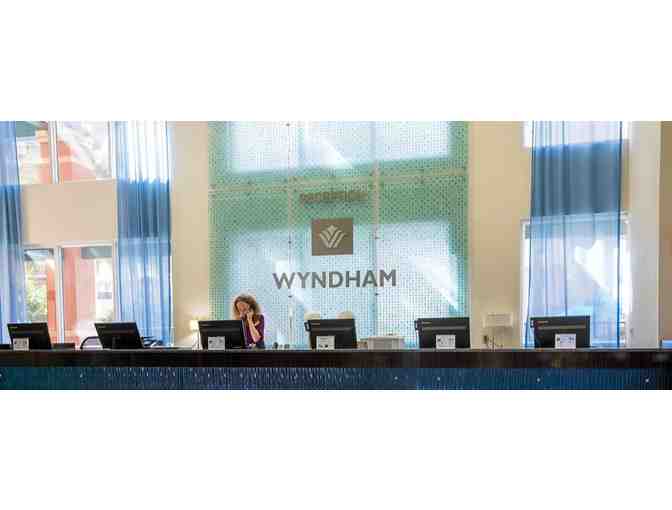 Enjoy 5 nights luxury condo @ Club Wyndham Palm-Aire, Pompano Beach, FL
