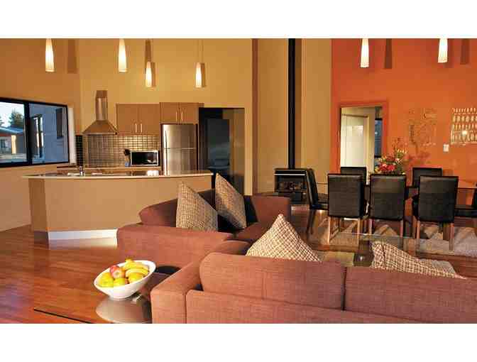 Enjoy 5 nights luxury condo @ Ramada Resort Seven Mile Beach, Mile Beach, TAS