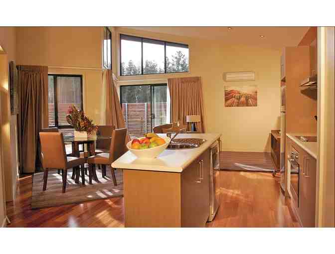 Enjoy 5 nights luxury condo @ Ramada Resort Seven Mile Beach, Mile Beach, TAS