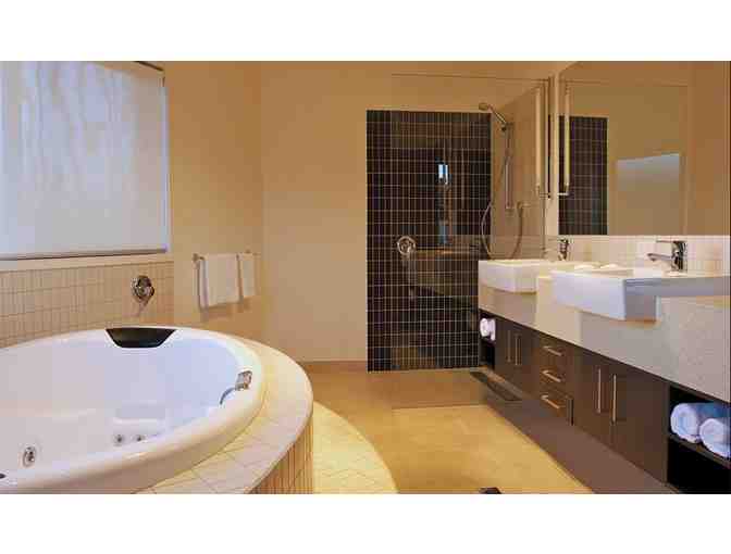 Enjoy 5 nights luxury condo @ Ramada Resort Seven Mile Beach, Mile Beach, TAS