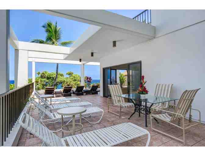 4 nights luxury Kona, Hawaii Golf Getaway for 2