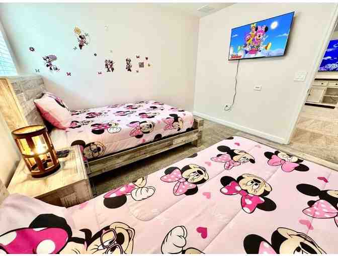 7-Night Orlando Stay for 16 in 8-Bedroom Home with $250 Disney Credit