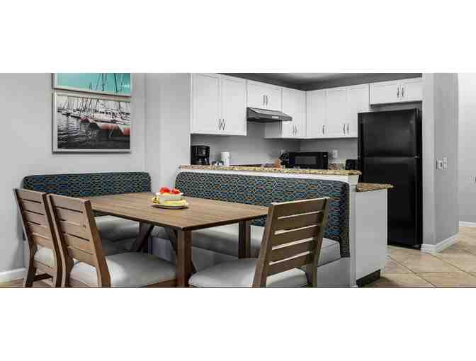 Enjoy 5 nights luxury condo @ Club Wyndham at Majestic Sun Destin+ 30A Distilling Co