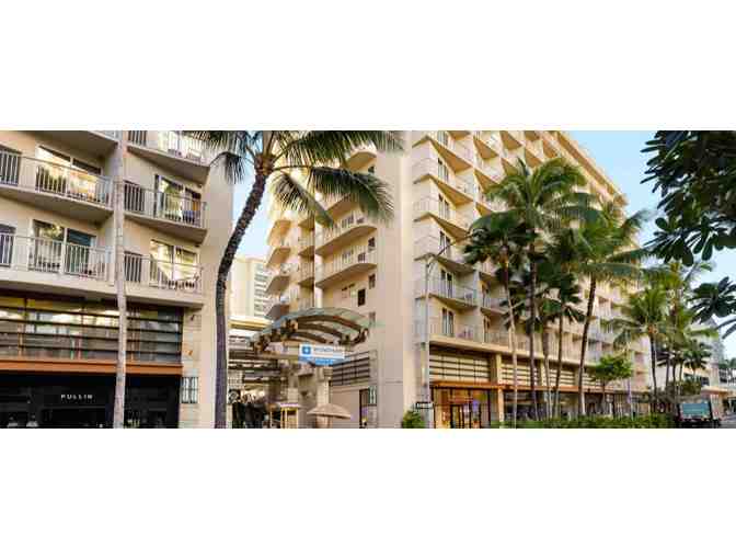 Enjoy 5 nights luxury condo @ Club Wyndham at Waikiki Beach Walk +Waikiki Brewing Company - Photo 3