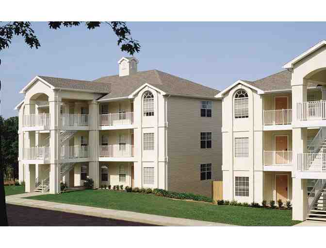 Enjoy 5 nights luxury condo @ Club Wyndham Branson Missouri + Lindwedel Winery Credit