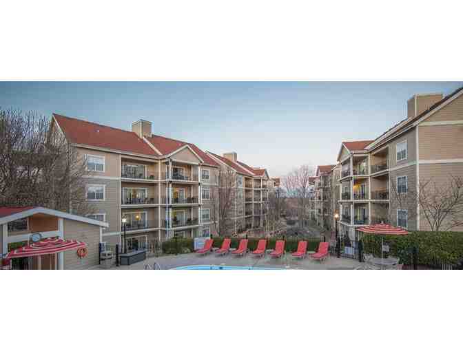 Enjoy 5 nights luxury condo @ Club Wyndham Branson Missouri + Crown Valley Distillery Cred