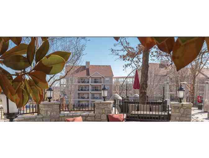 Enjoy 5 nights luxury condo @ Club Wyndham Branson Missouri + Crown Valley Distillery Cred