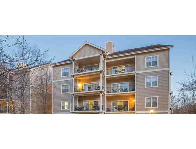 Enjoy 5 nights luxury condo @ Club Wyndham Branson Missouri + Crown Valley Distillery Cred