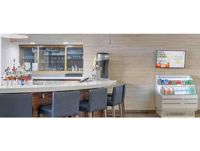 Enjoy 5 nights luxury condo @ Club Wyndham Desert Rose Resort Las Vegas +Grape Expectation