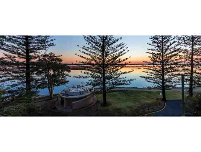 Enjoy 5 nights luxury condo @ Club Wyndham Golden Beach Queensland Australia + Beachtree D
