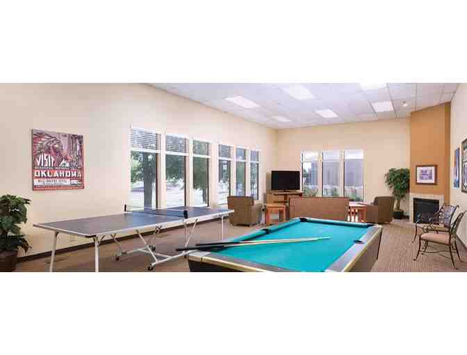 Enjoy 5 nights luxury condo @ Club Wyndham Grand Lake Oklahoma + Monkey Island Winery