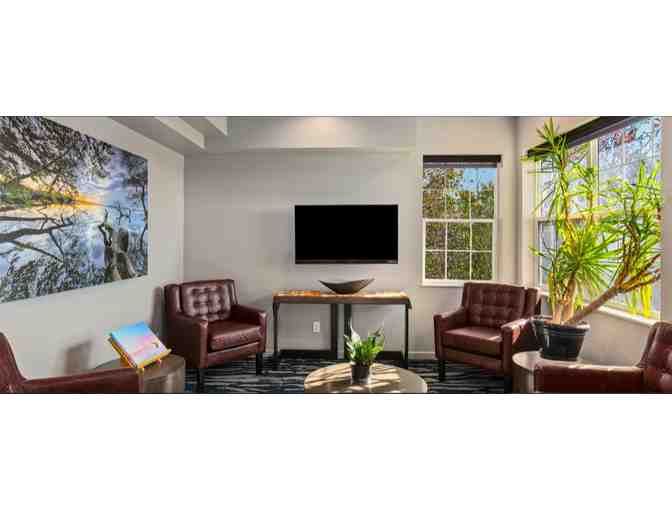 Enjoy 5 nights luxury condo @ Club Wyndham Lake of the Ozarks Missouri +Ozark Distillery C