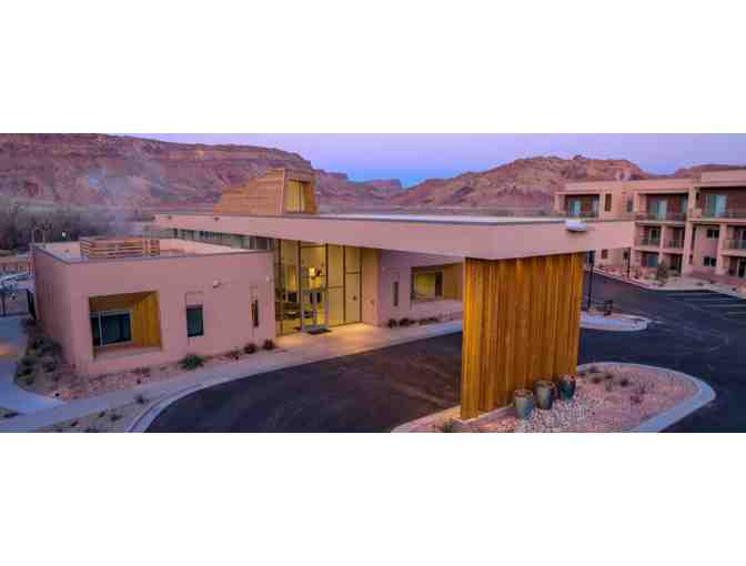 Enjoy 5 nights luxury condo @ Club Wyndham Moab Utah + Rooted Vine Credit