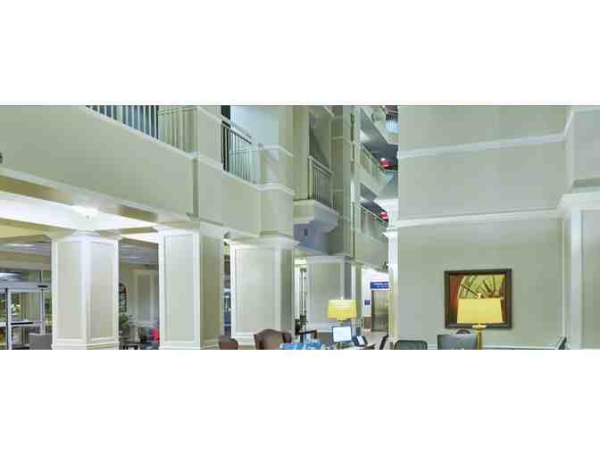 Enjoy 5 nights luxury condo @ Club Wyndham Old Town Alexandria, Alexandria, VA + Aslin Bee