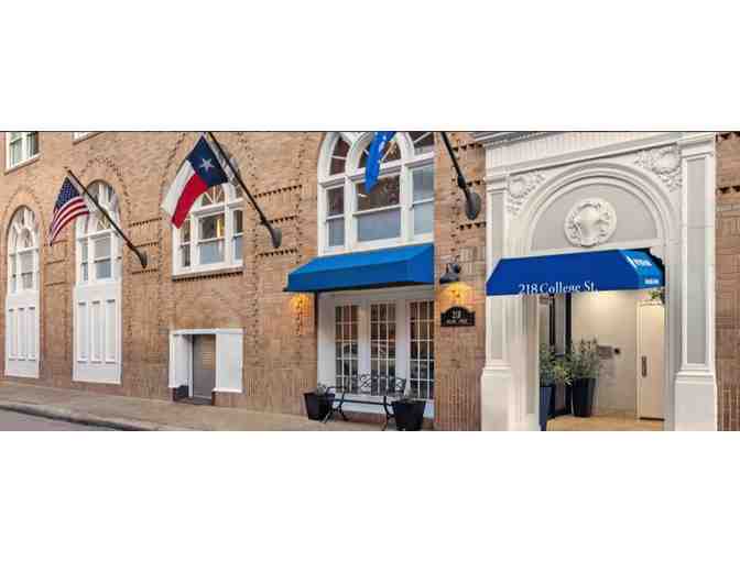 Enjoy 5 nights luxury condo @ Club Wyndham Riverside Suites, San Antonio, TX + Maverick Di