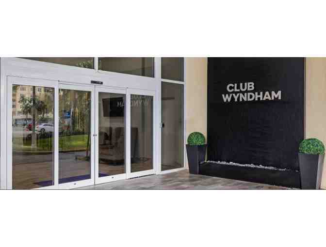 Enjoy 5 nights luxury condo @ Club Wyndham Santa Barbara, Pompano Beach + 26 Degree Brewin