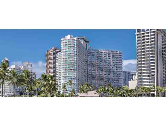 Enjoy 5 nights luxury condo @ Club Wyndham Waikiki Marina Resort at the Ilikai, Honolulu