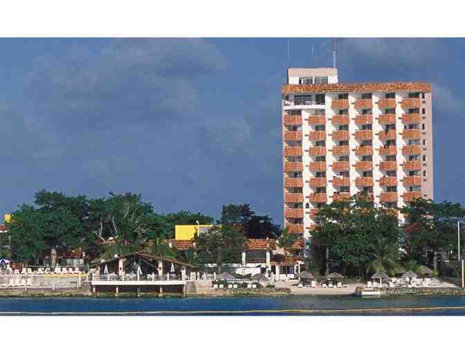 Enjoy 5 nights luxury condo @ El Cid La Ceiba Beach Hotel, Cozumel, ROO + Destiler&iacute;a Cozum