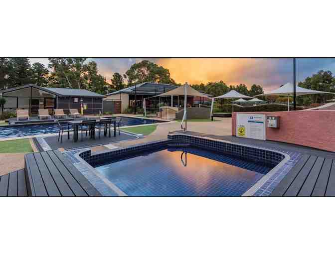 Enjoy 5 nights luxury condo @ Ramada Resort Seven Mile Beach, Mile Beach, TAS + Coal Valle